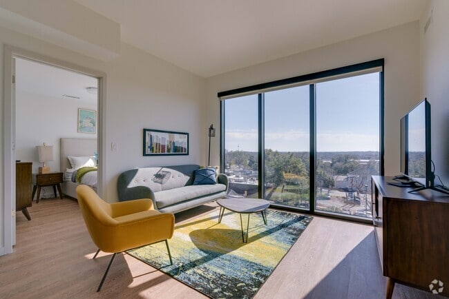 2BR, 1BA - 647SF