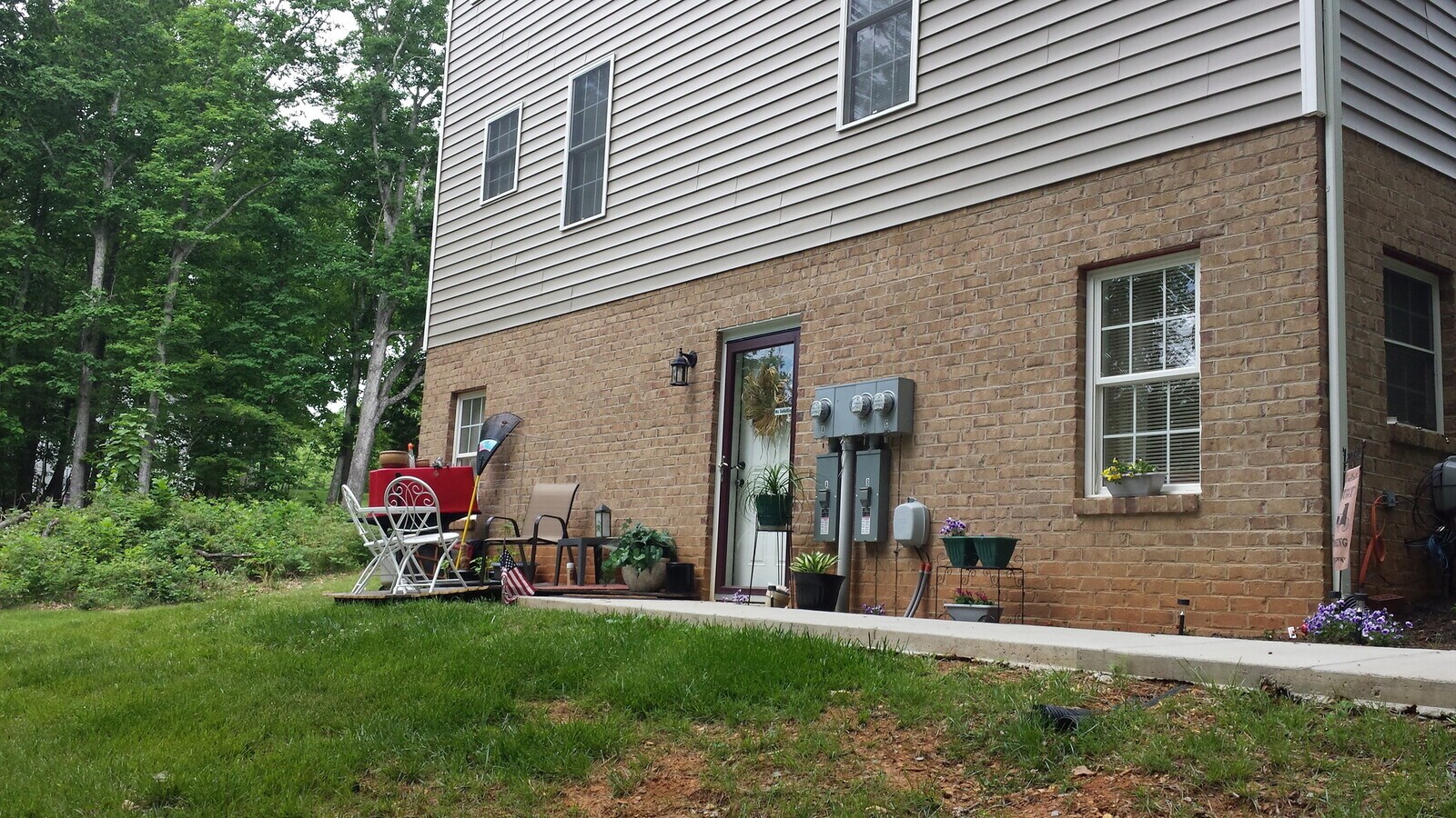 Spacious 2 bedroom 1 bath basement level a... - Spacious 2 bedroom 1 bath basement level a... Townhome