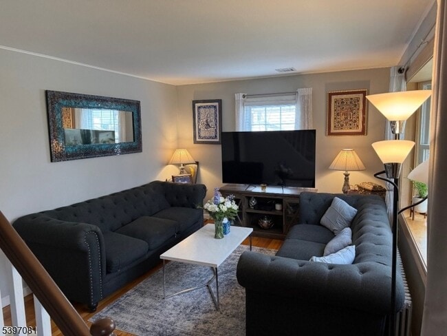 Photo - 8 Charles St