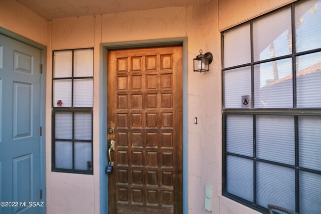 5258 N Adobe Cir