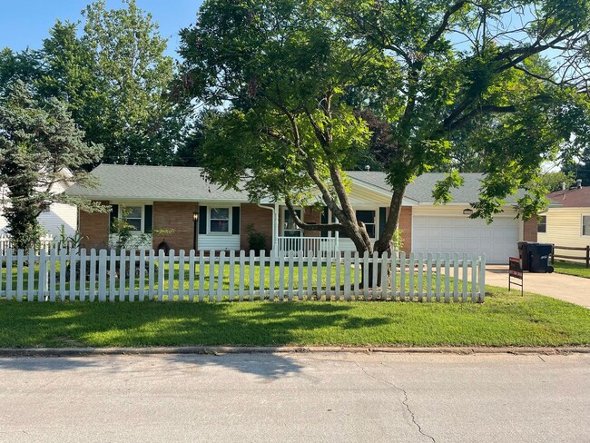 Beautiful 4 bed home. This won’t last long! - Beautiful 4 bed home. This won’t last long!