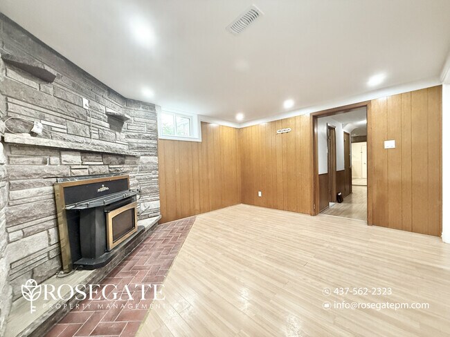 Photo - 1-Bedroom Basement Apartment with Internet, Parking & Locker – Scarborough Unité 2A