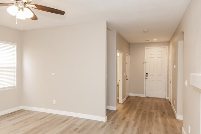 Photo - 5864 Cape Hatteras Ct