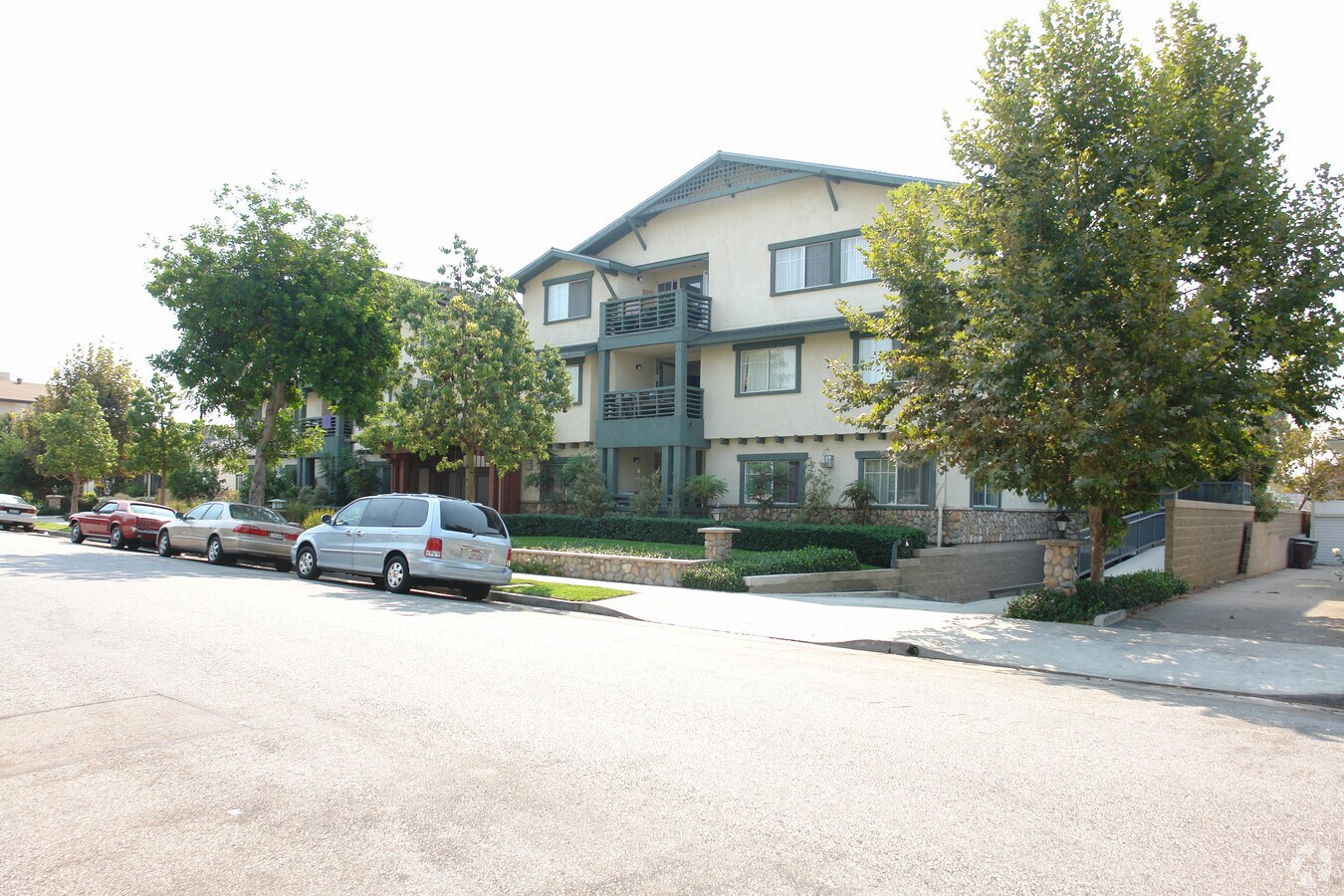 Photo - 700 Orange Grove Ave