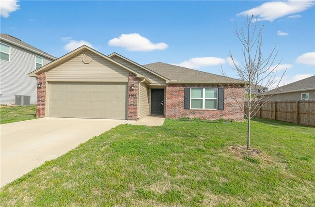 Building Photo - 4404 SW Sackett Ave