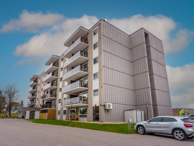 Photo - Gloria Gardens Apartments