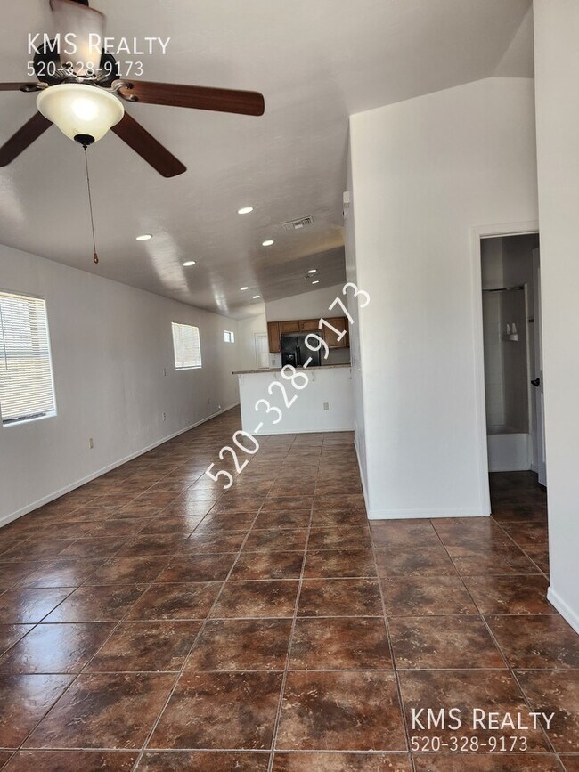 Photo - 150 W 34th St