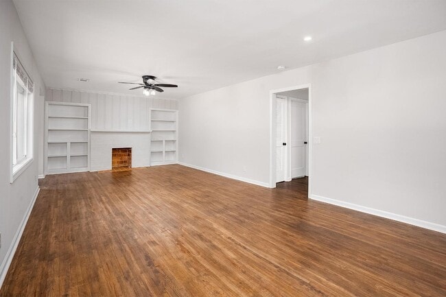 Photo - 205 W Drake Ave