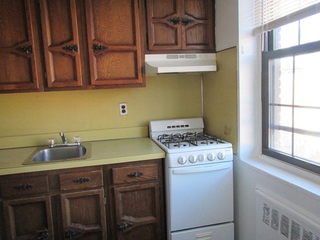 Photo - 2220 Spruce St