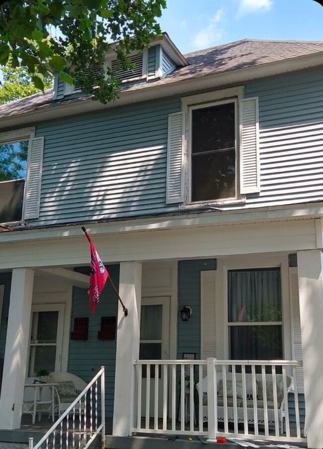 Building Photo - 2109 N 10th St Rental