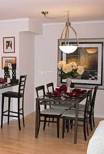 Dining Area - 6102 N Sheridan Rd Unit 204