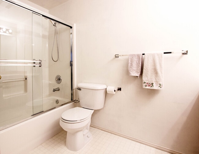 Photo - 5107 176th St SW #B