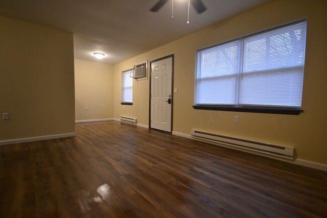 Building Photo - Longton Apartments Unit 12