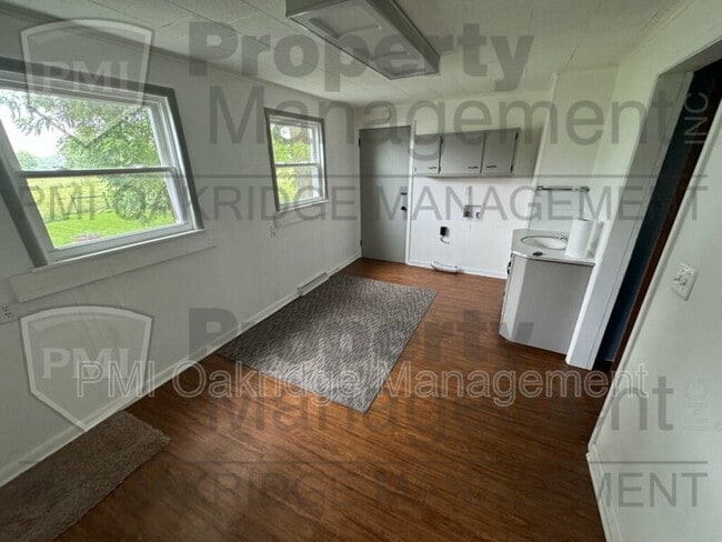 Photo - 1660 Mckaig Ave