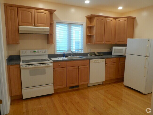 Building Photo - 15 Bradley St Unit 1 Rental