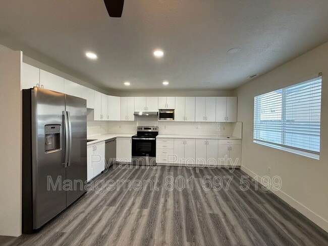 Building Photo - 3178 S 945 E