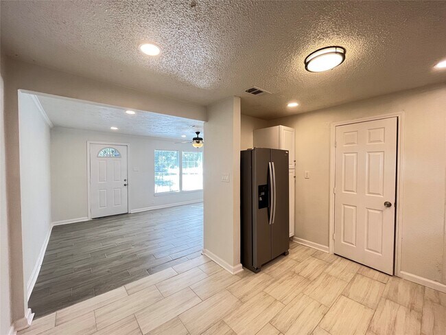 Building Photo - 7337 Orville St Rental