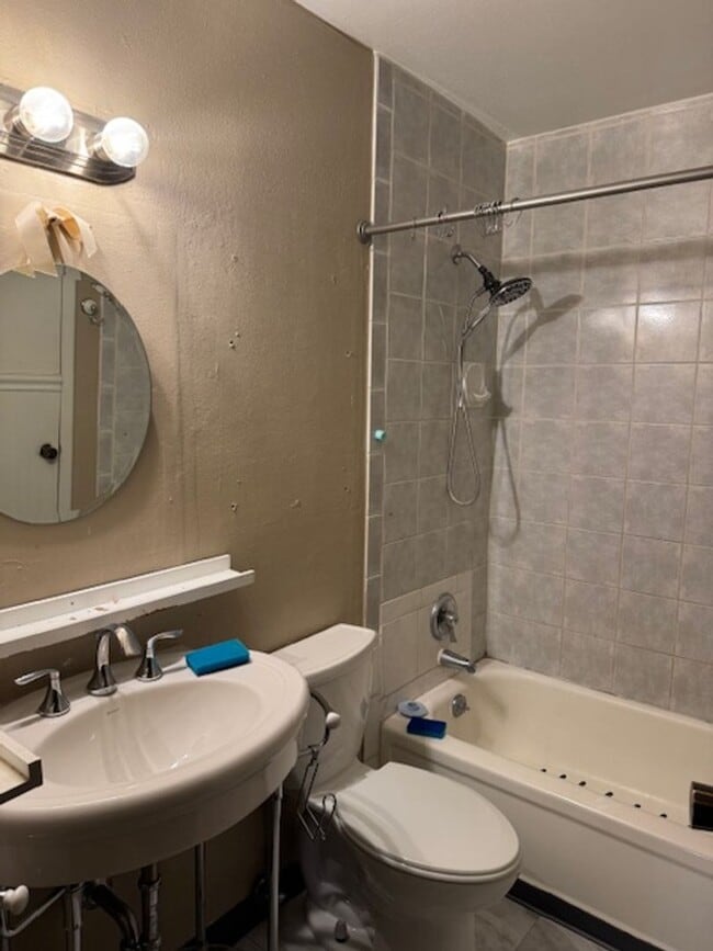 Photo - ALL PROSPECTIVE TENANTS MUST SUBMIT A $58 ...