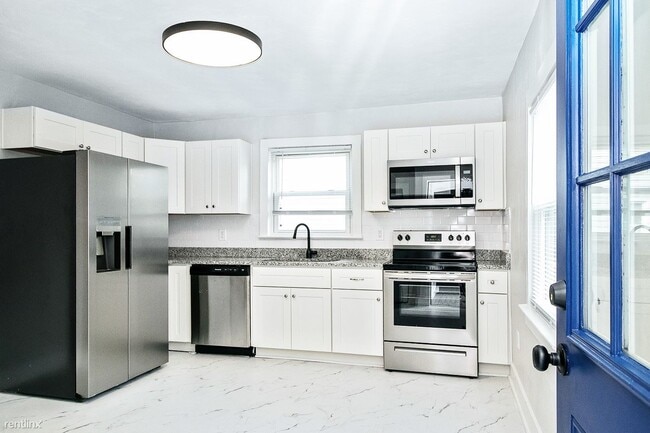 Photo - 2 br, 1 bath 4plex - 2610 Munson Street 3