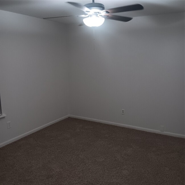 Building Photo - 521 Ferguson St Unit B1