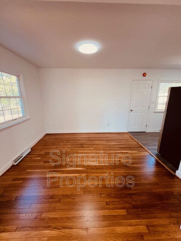 Photo - 211 Deerfield Dr