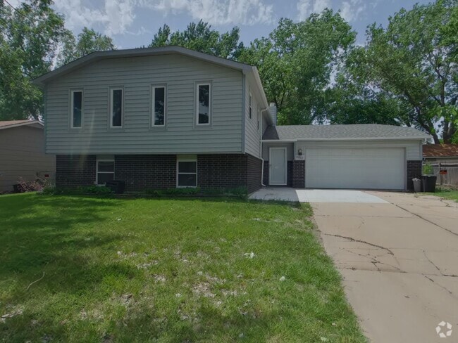 Building Photo - 4027 Danbury St Rental
