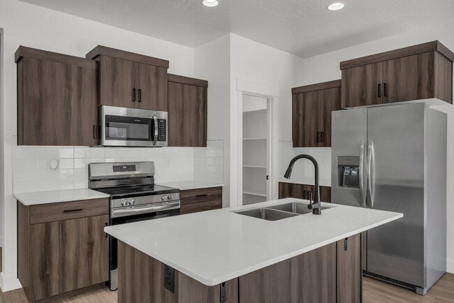 Photo - Stunning End-Unit in South Desert Townhomes