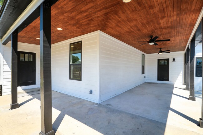 Photo - 2425 Monterey St