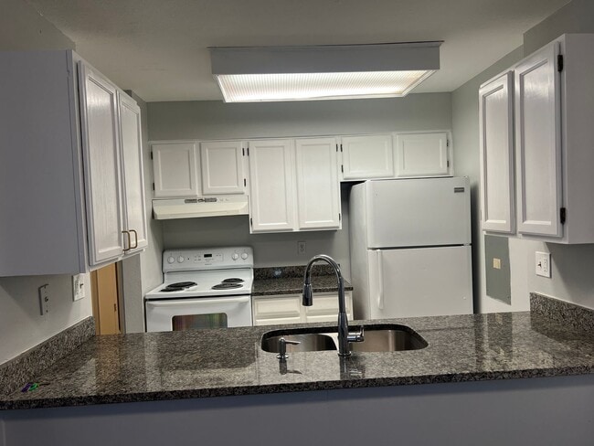 Photo - Newly Renovated Condo in Sable Landing **Move-In Special** Unit 427