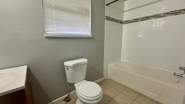 Photo - 2821 Moncrief Rd Unit 1