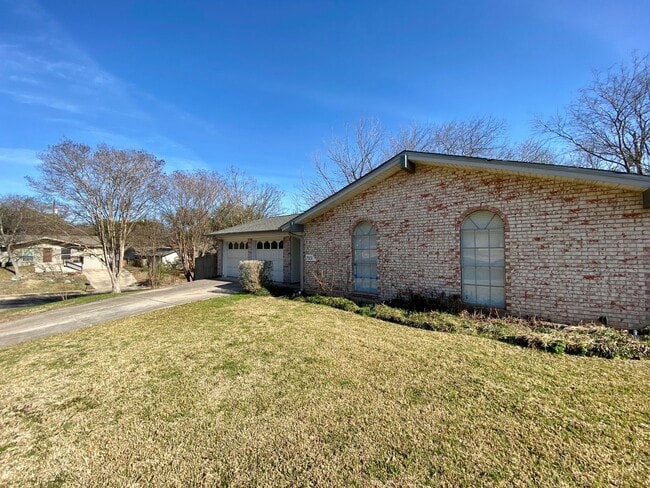 Photo - Hidden 4 Bed 2 Bath Gem in South Austin!