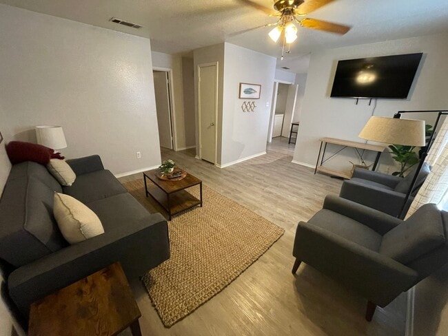 Photo - 1605 Benttree Dr Apartment Unit A