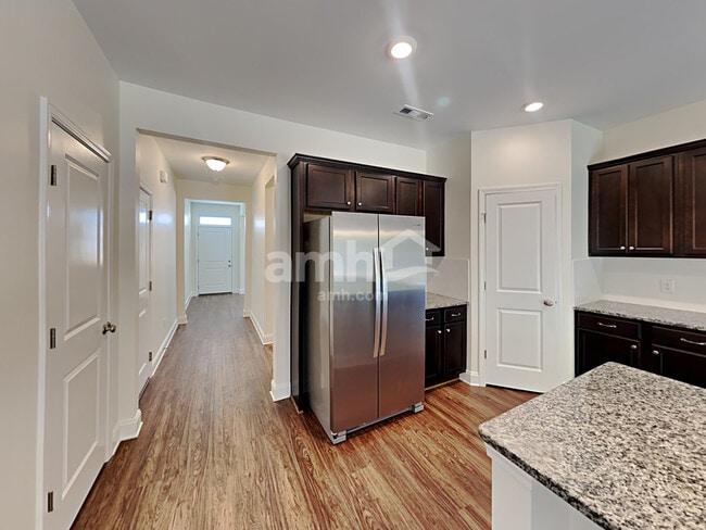 Photo - 2117 Overlake Cir