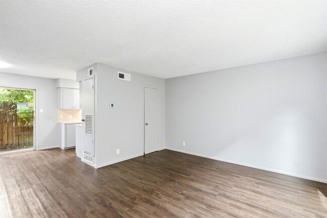 Photo - 2319 Greenfield Pkwy Unit 105