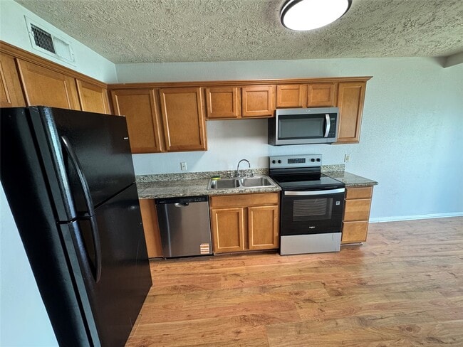 Photo - 445 Carolcrest Ln