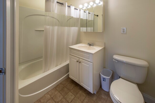 Photo - 52 Ashford St Unit 2