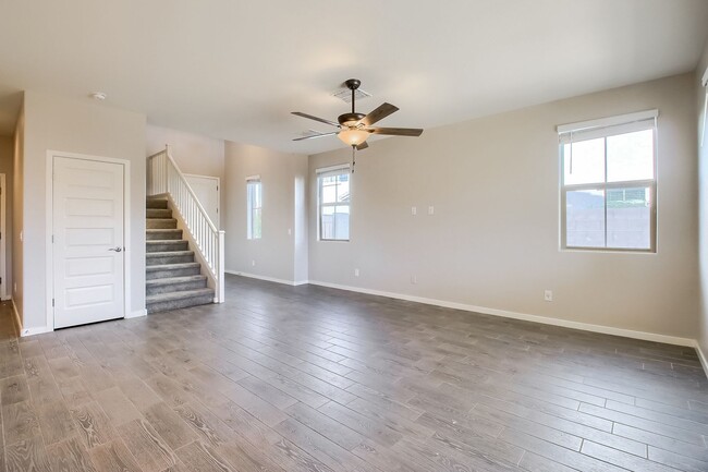 Photo - 905 S Canal Dr