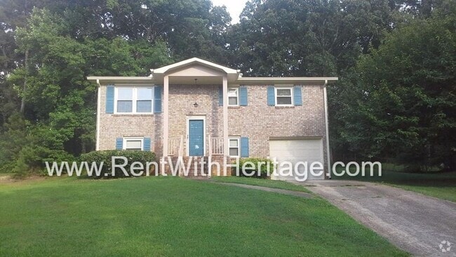 Building Photo - Amazing 4 Bedroom/ 2 Bath Home / Bonus Roo...
