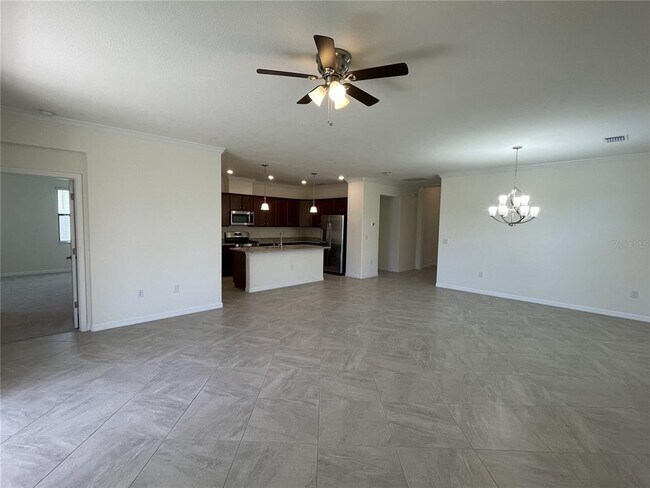 Photo - 5127 Tobermory Way