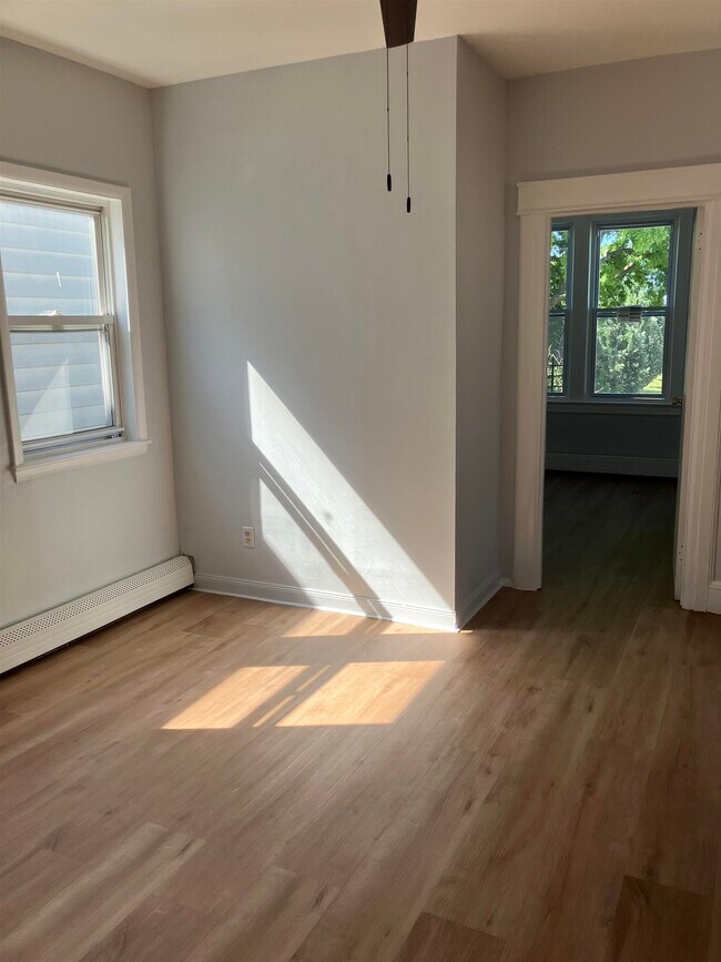 Photo - 132 W 19th St Unit 4