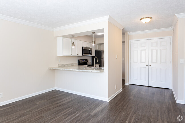 Interior Photo - City Pointe Rental