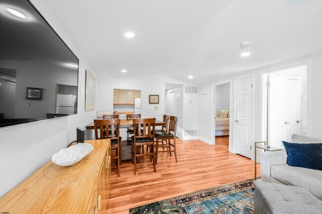 Photo - 9609 Pacific Ave Unit 2