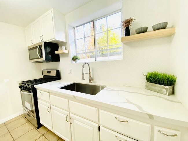 Photo - 2430 Prospect Ave