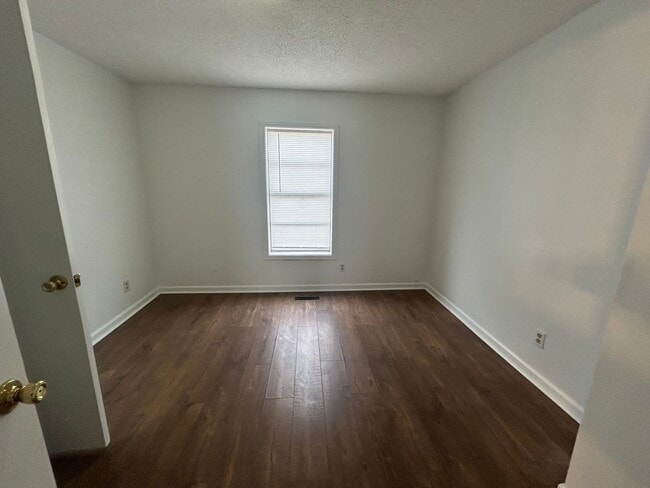 Photo - 1122 Tamm St