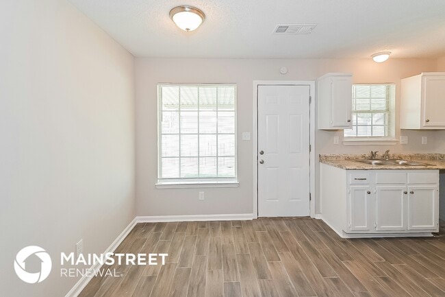 Photo - 6782 Kirkland Cove