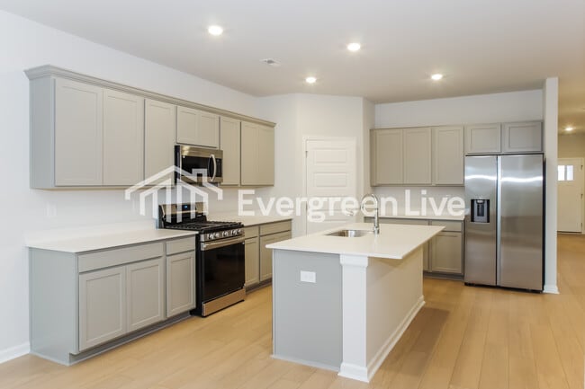 Photo - 300 Pond Spg Dr