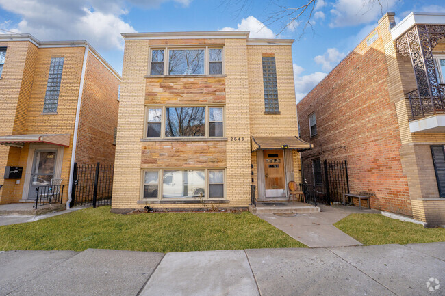 Building Photo - 2646 N Laramie Ave Rental