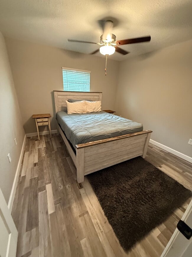 Building Photo - 9839 SW 41st Ave Rental