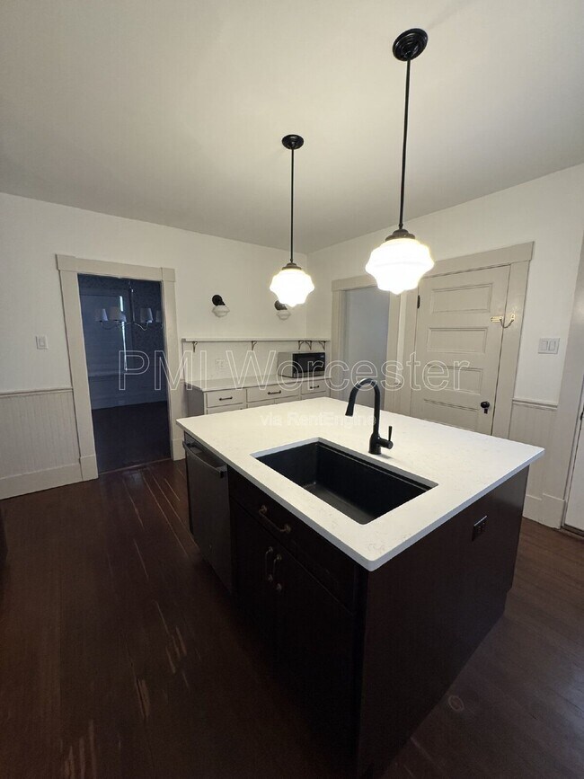 Photo - 161 Lincoln St