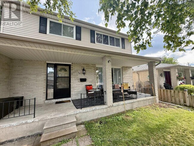 Photo - 906 Cecylia Ct